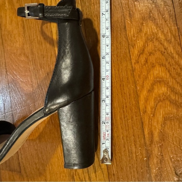 Vince Camuto black strappy heels, size 7 (37) - Picture 10 of 16